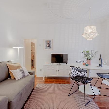 Typical Alfama Apartment, By Timecooler ลิสบอน ภายนอก รูปภาพ