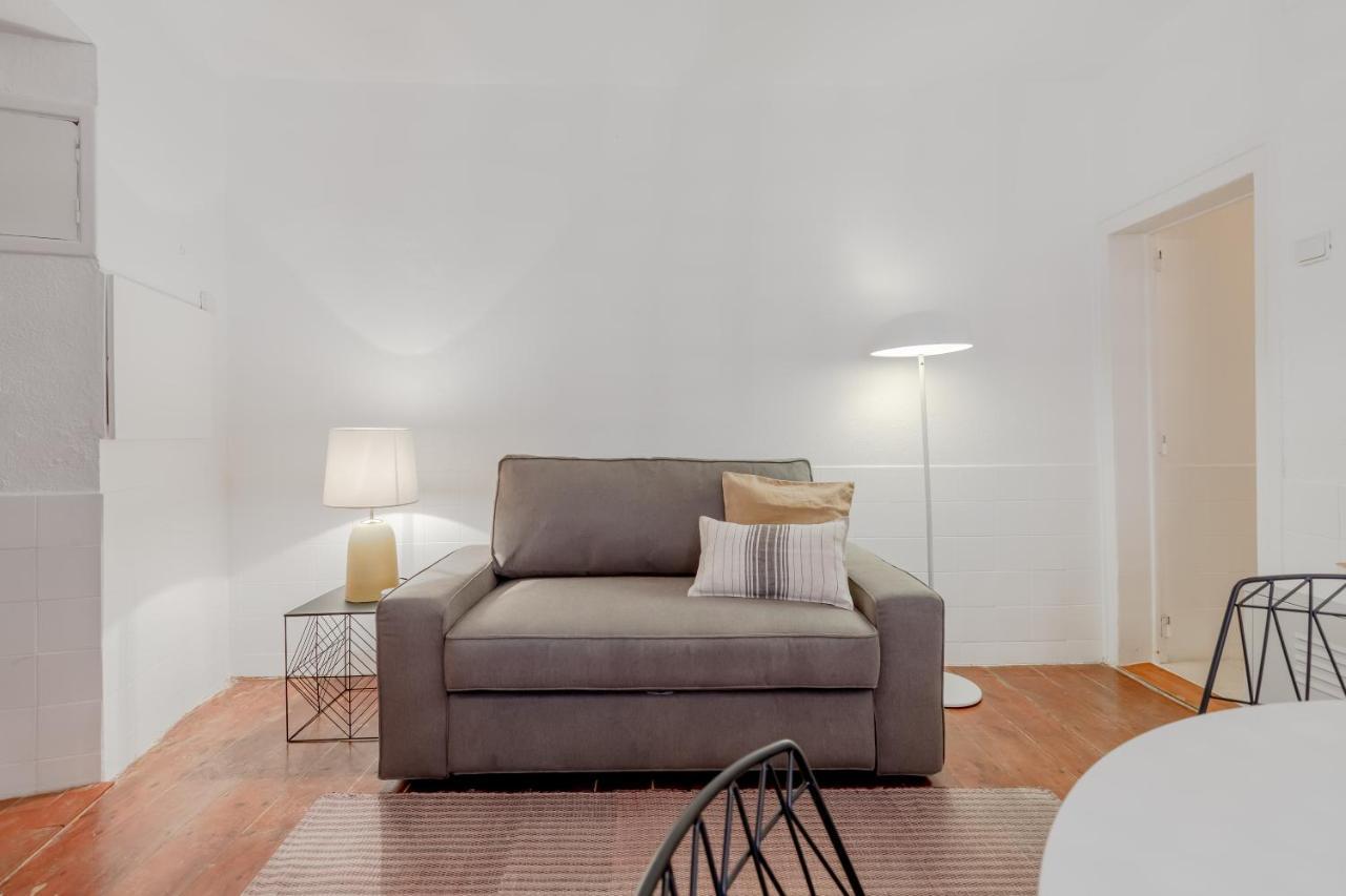 Typical Alfama Apartment, By Timecooler ลิสบอน ภายนอก รูปภาพ